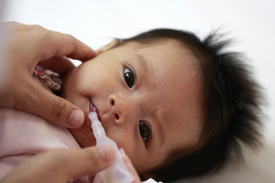 Poliomielite Aguda: o que é, causas e sintomas